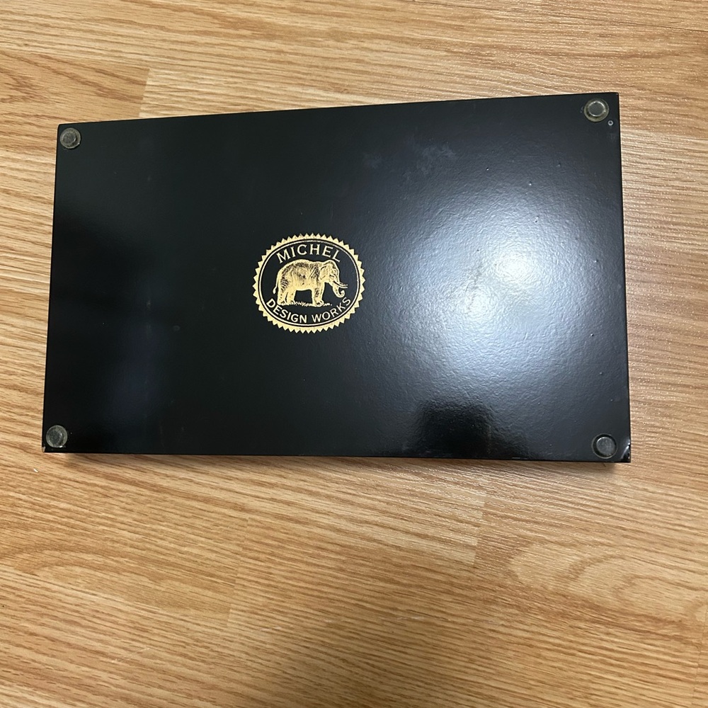 Tray - Picture 2 of 3